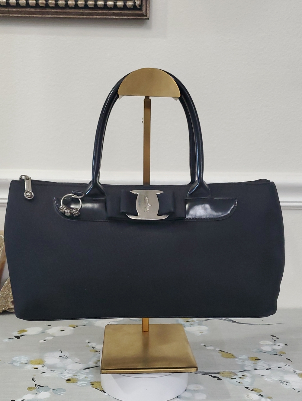🇮🇹RARE Salvatore Ferragamo Vara Bow Top Handle Canvas/Pattent Leather Trim Bag